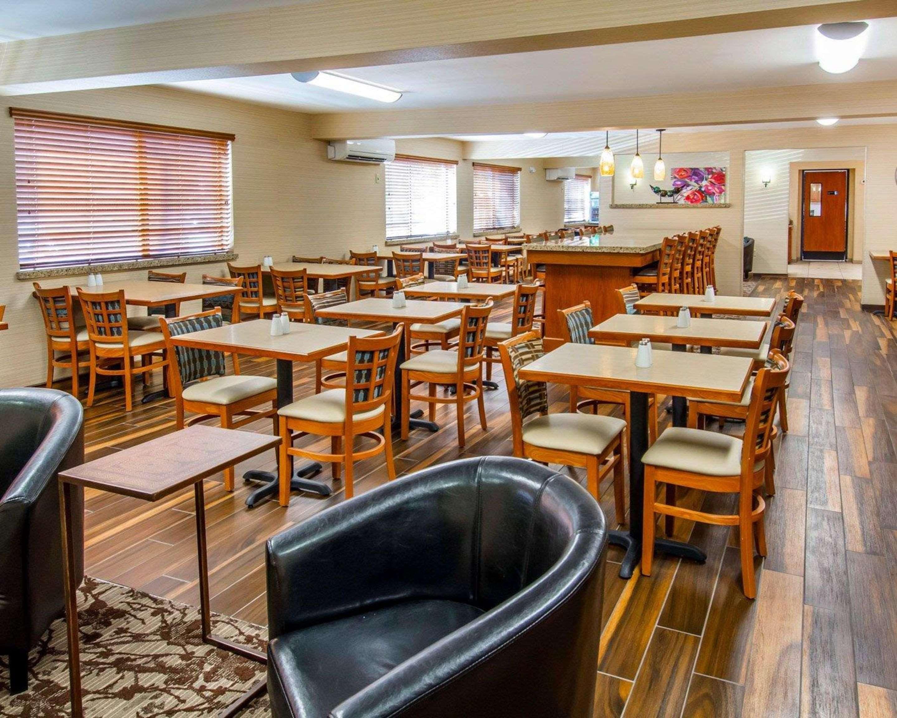 Quality Inn Oakwood Fairwood Dış mekan fotoğraf