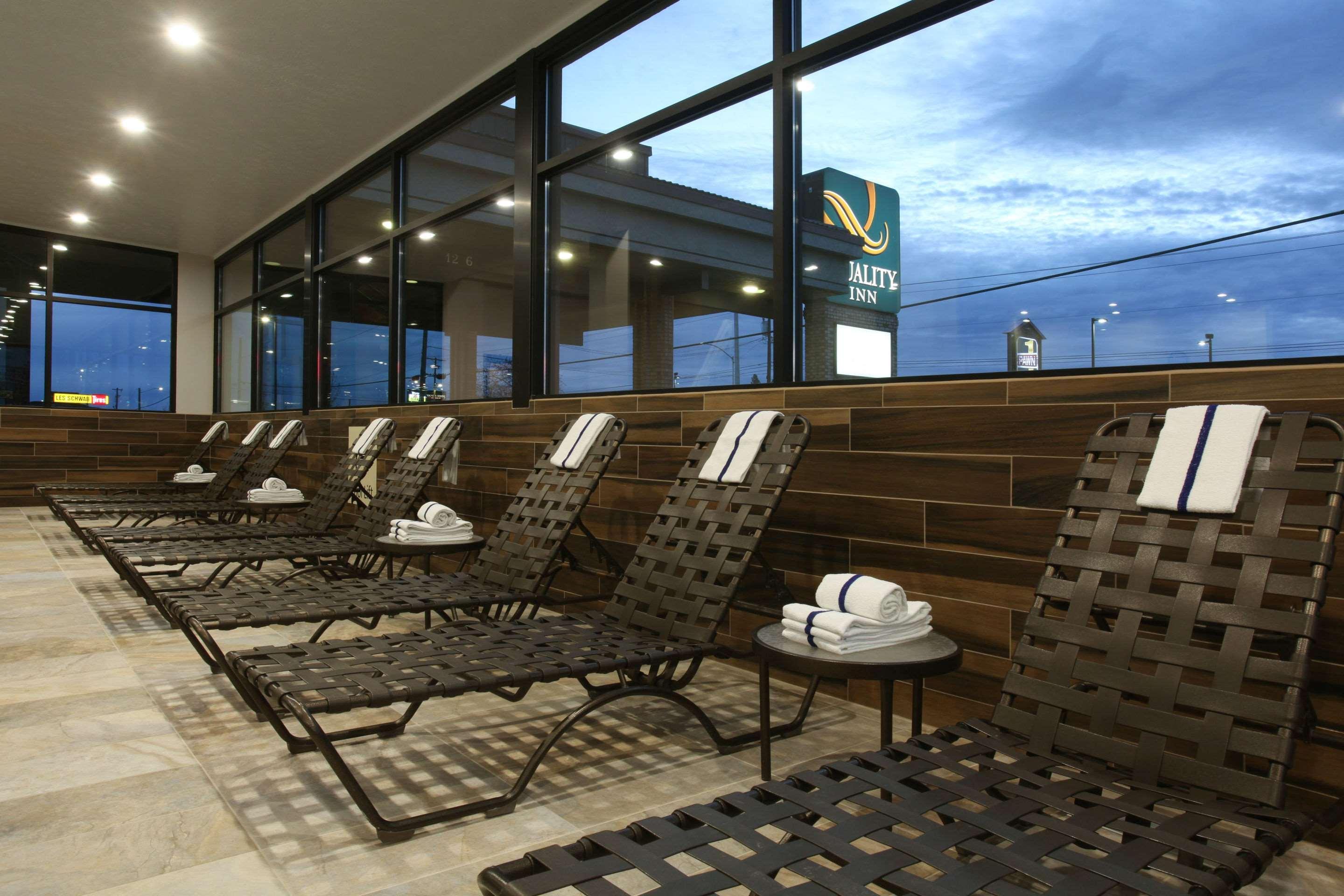 Quality Inn Oakwood Fairwood Dış mekan fotoğraf